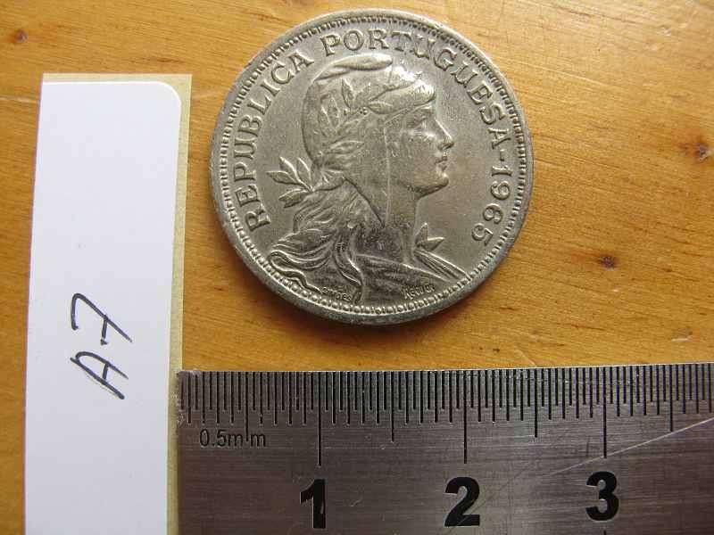 PORTUGAL 1965 50 CENTAVOS.