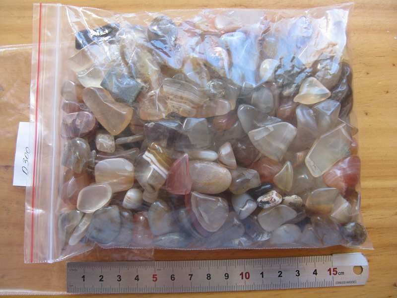 TUMBLED STONES LOT. WEIGHT = 847g. BID FOR THE LOT.