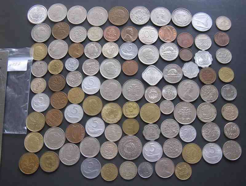 WORLD COIN LOT. 96 COINS. WEIGHT = 293g. BID/COIN TO TAKE THE LOT.