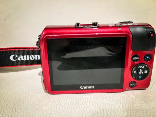 Canon EOS M Mirrorless Digital Camera with 18-55mm lens