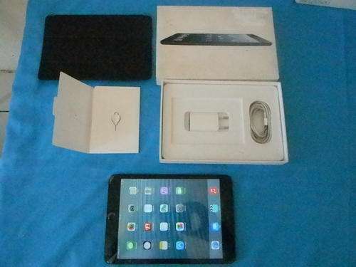 iPad Mini 16Gb wifi & 3g. Boxed with all accessories. Secondhand. In excellent condition!