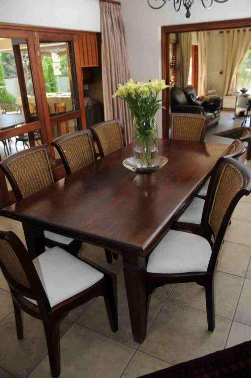DINING SET 8 SEATER