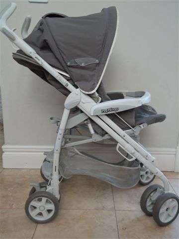 Peg-Perego Pliko P3 travel system-Pram & Baby seat with base.