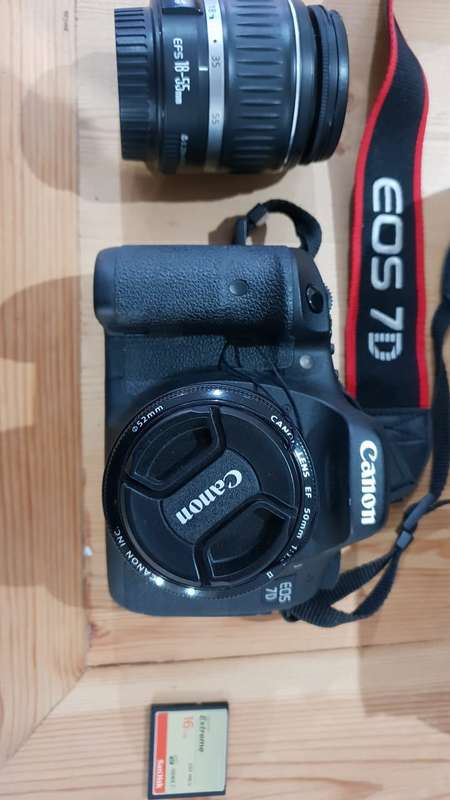 Canon 7D Body, 2 Canon Lenses, 16 Gig 120MB/s Memory Card, Vanguard bag, Charger and USB cable