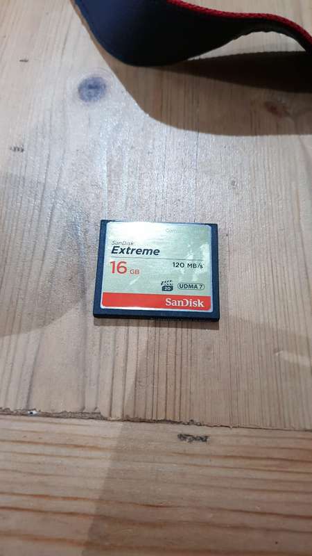 Canon 7D Body, 2 Canon Lenses, 16 Gig 120MB/s Memory Card, Vanguard bag, Charger and USB cable