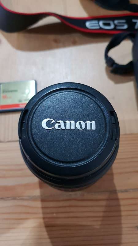 Canon 7D Body, 2 Canon Lenses, 16 Gig 120MB/s Memory Card, Vanguard bag, Charger and USB cable