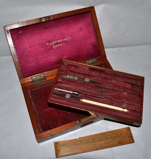 Late Victorian ? Draughtman  Set.