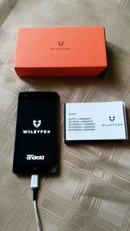 WileyFox Storm , with the box - Cracked screen Only **** LOW LOW SHIPPING *****