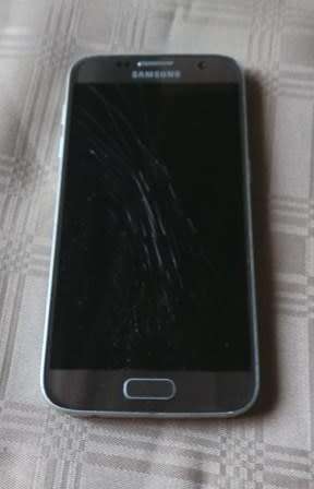 Samsung Galaxy S7 - SM - G930F Cellphone up for grabs **** LOW LOW SHIPPING ******