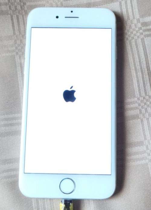 Iphone 6 Up for grabs Cellphone  -  ***** LOW LOW SHIPPING ******