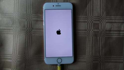 Iphone 7 Up for Grabs -  **** LOW LOW SHIPPING ******