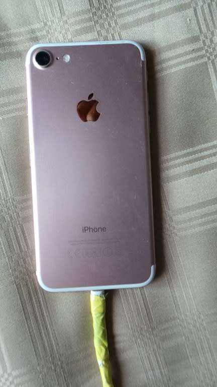 Iphone 7 Up for Grabs -  **** LOW LOW SHIPPING ******