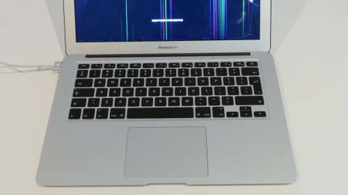 APPLE MACBOOK AIR 13 INCH  - MODEL A1466 EMC- 3178 - ******LOW LOW SHIPPING *****