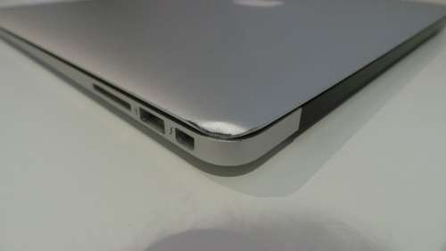 APPLE MACBOOK AIR 13 INCH  - MODEL A1466 EMC- 3178 - ******LOW LOW SHIPPING *****