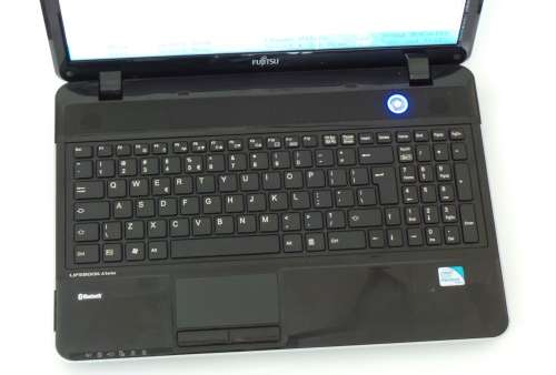 Fujitsu Lifebook A series Lifebook Laptop - MODEL AH531 - ******LOW LOW SHIPPING *****