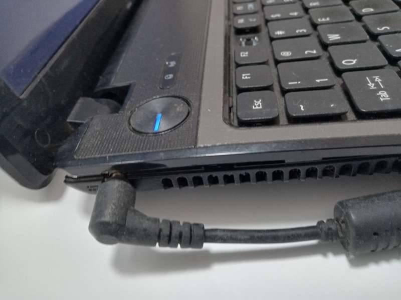 ACER LAPTOP CORE I3 - MODEL - 5741 up for Grabs - ******LOW LOW SHIPPING *****