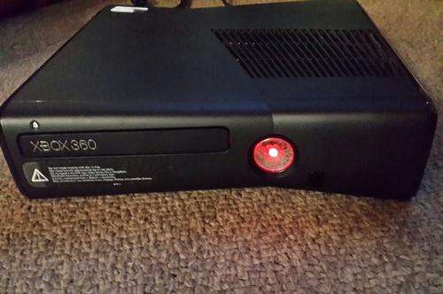 Xbox 360 S Console only in with box -  No hard drive - FAULTY