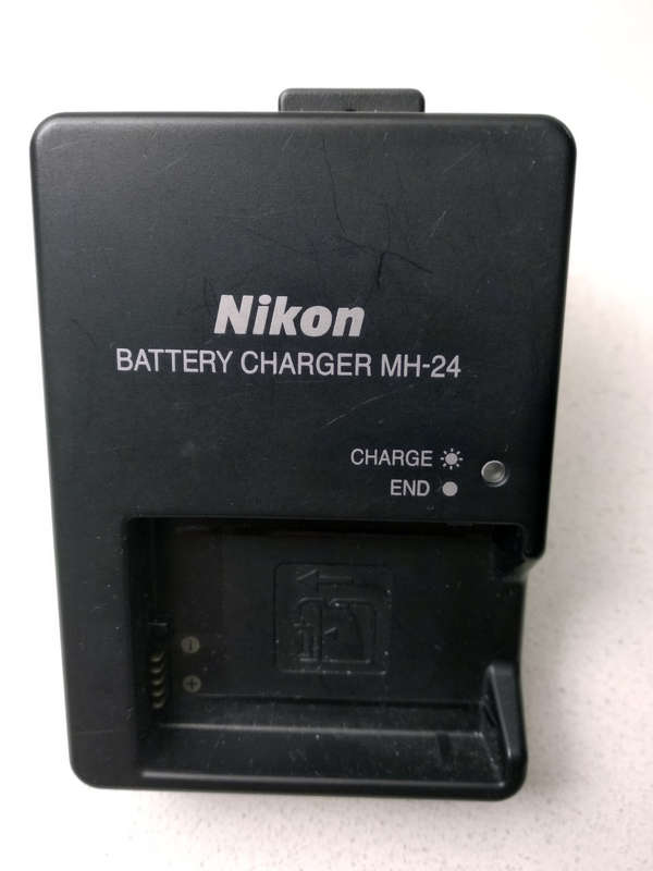 Nikon D5200 24 Megapixel Camera, With 55-200mm lens, SD Card, Vanguard Camera Backpack.