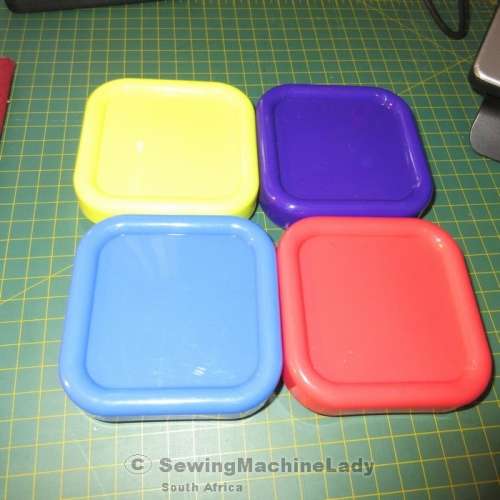 BLUE SEWING PIN MAGNET
