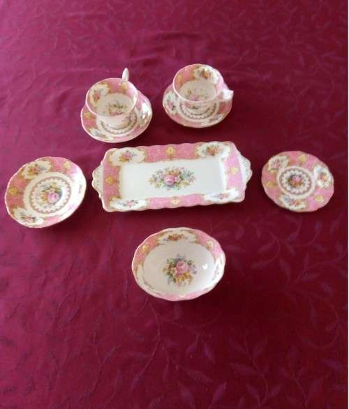 ROYAL ALBERT - LADY CARLYLE - 8 ASSORTED ITEMS