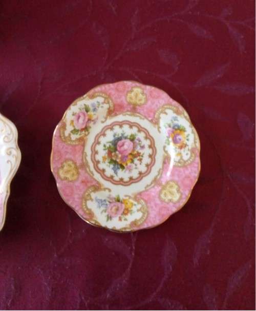 ROYAL ALBERT - LADY CARLYLE - 8 ASSORTED ITEMS