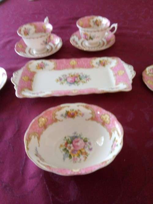 ROYAL ALBERT - LADY CARLYLE - 8 ASSORTED ITEMS