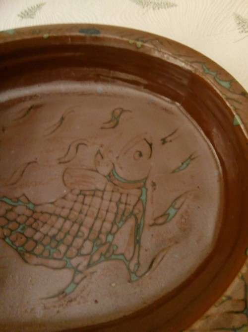 SOUTH AFRICAN IAN GLENNY POTTERY BOWL WITH FISH DESIGN