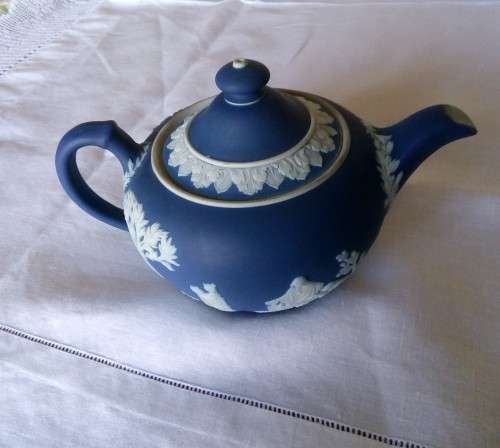 WEDGWOOD JASPERWARE TEAPOT 19TH CENTURY