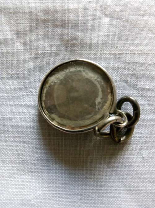 1899 BOER WAR CHESTER SILVER FOB/PENDANT - QUEEN VICTORIA WITH HER GENERALS