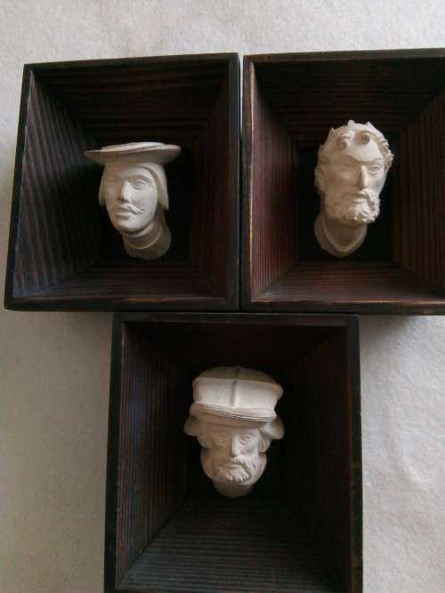 3 X FRAMED PLASTER HEADS FROM WAWEL CASTLE IN POLAND