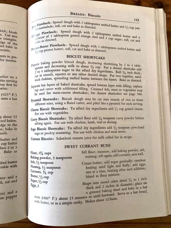 Woman´s Home Companion Cook Book. 1946 edition. Intro by Dorothy Kirk. H/C. 951 pp.