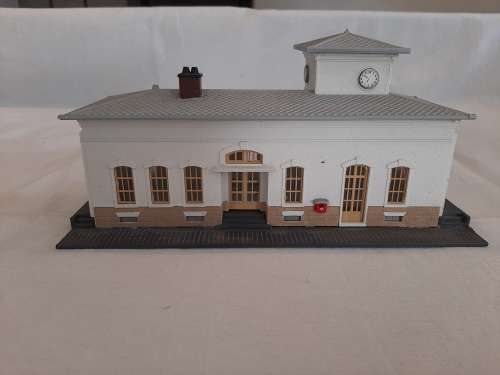 POLA Station building