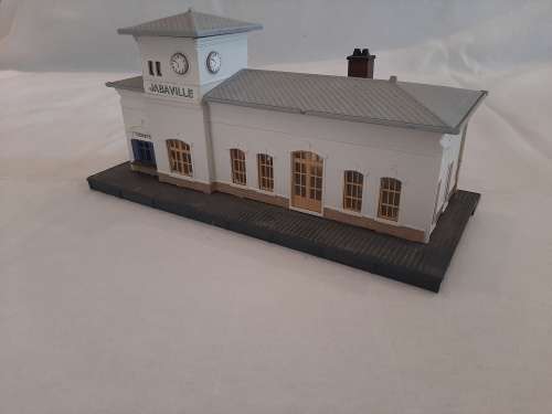 POLA Station building