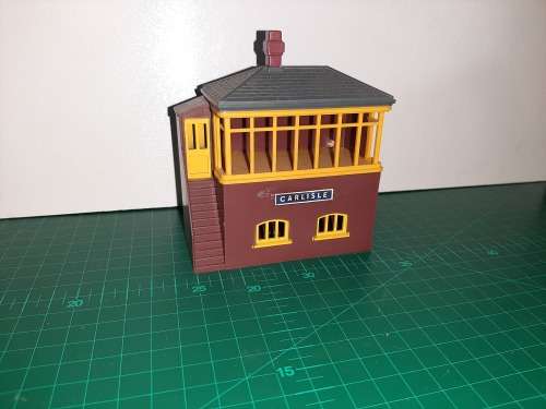 Assorted Tri-ang track buildings