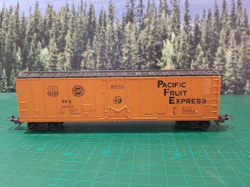 LIMA Large Box Wagon