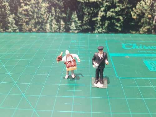 OO Scale People x 2