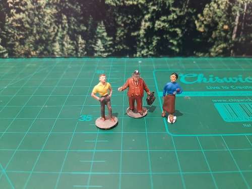 HO Scale People x 3