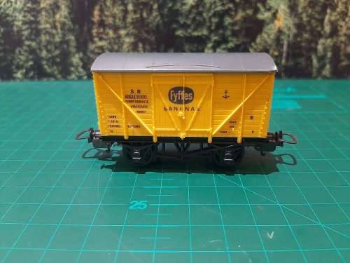 LIMA Small Syffes Box Car