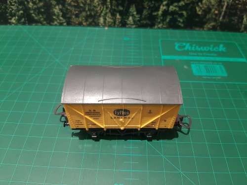 LIMA Small Syffes Box Car