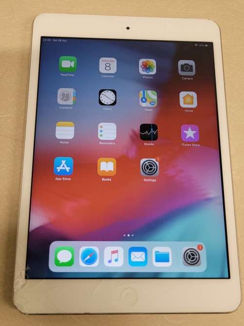 Ipad Mini 2 - 16Gb WiFi & 3G cracked glass