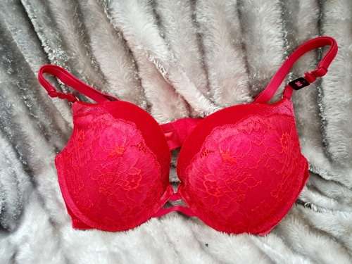 La Senza Red Bra: Size 36C