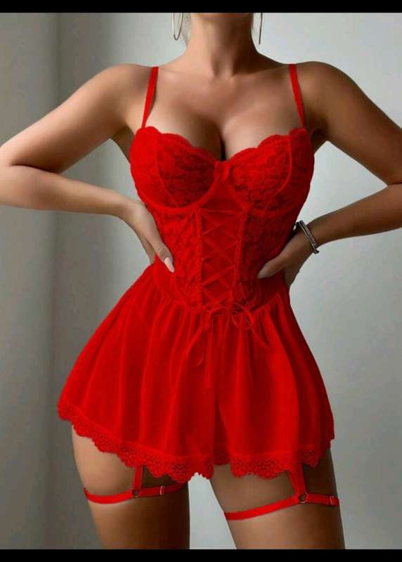 Red  Lingerie: XL