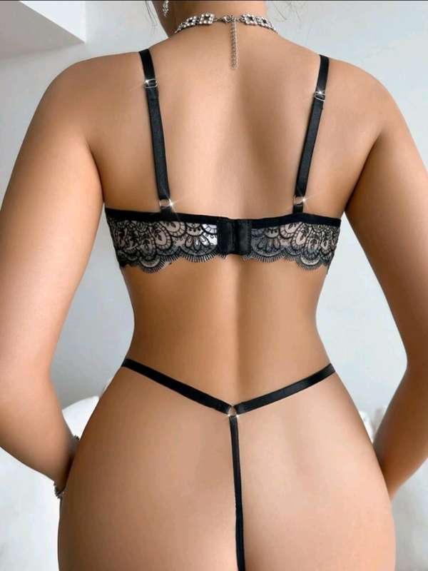 Stunning  Bra Set: Med