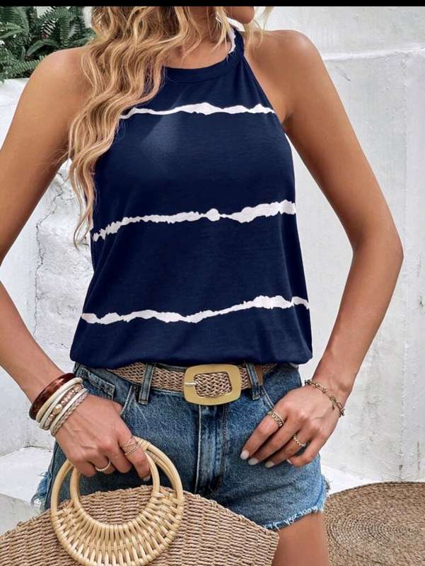 Stunning  Top:  XL
