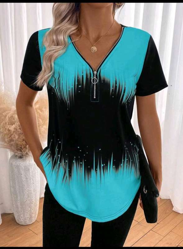 Stunning Top:  Med