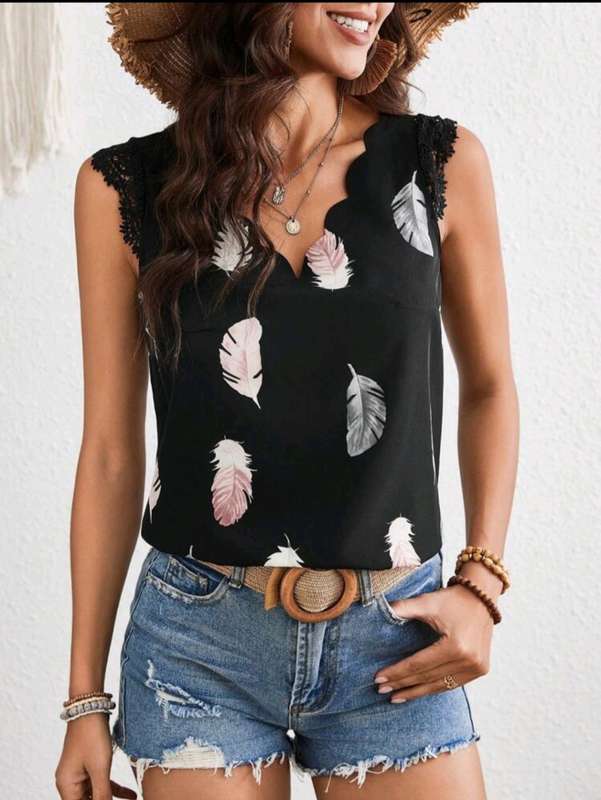 Stunning  Top: XL