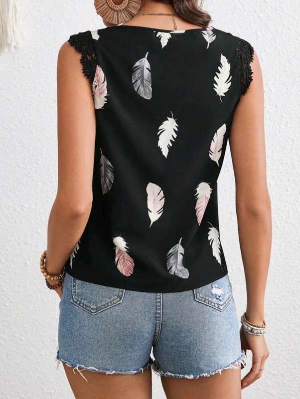 Stunning  Top: XL