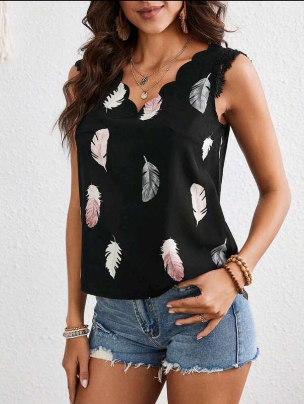 Stunning  Top: XL