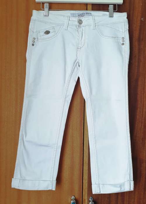 Beautiful White Capri Jean from Sissy Boy