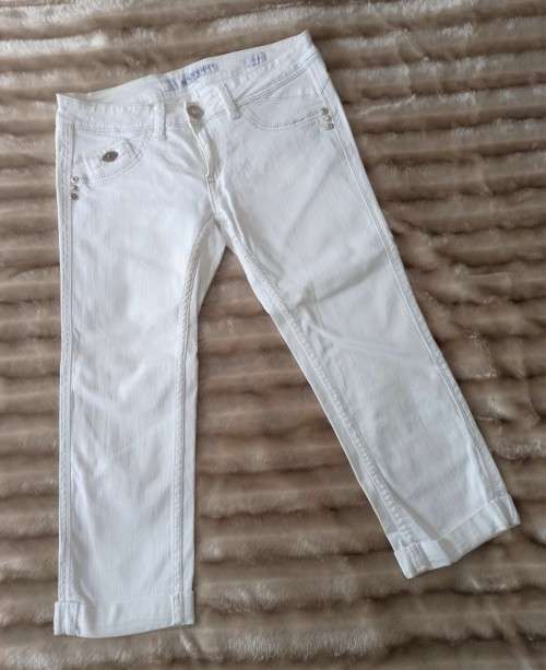 Beautiful White Capri Jean from Sissy Boy